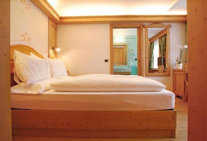 جناح, Alphotel Taller