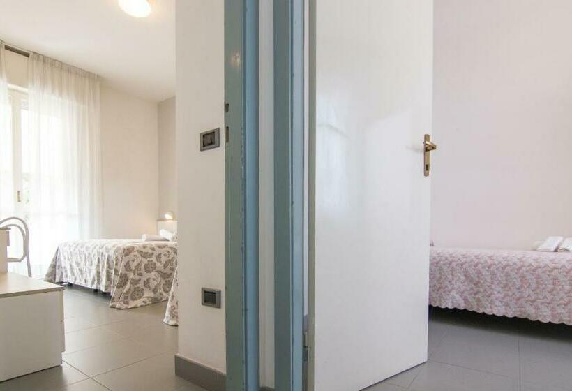 חדר קלאסי לארבעה, B&b Hotel Souvenir