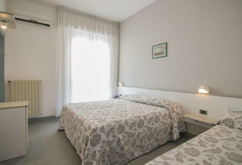 חדר סטנדרט עם מרפסת, B&b Hotel Souvenir