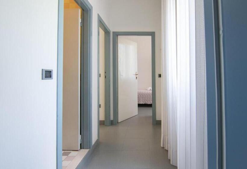 חדר קלאסי לארבעה, B&b Hotel Souvenir