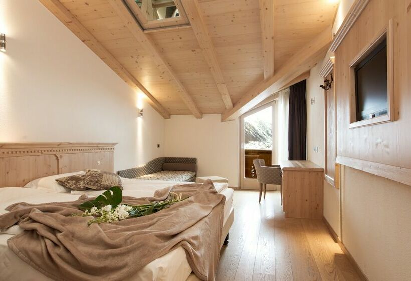 جناح جونيور, Alba