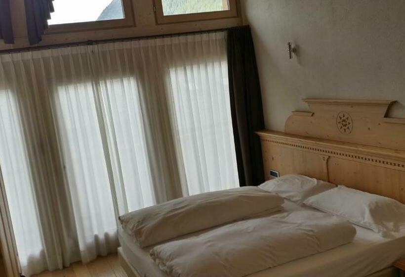 غرفة سوبيريور, Alba