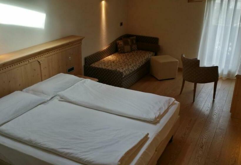 غرفة سوبيريور, Alba