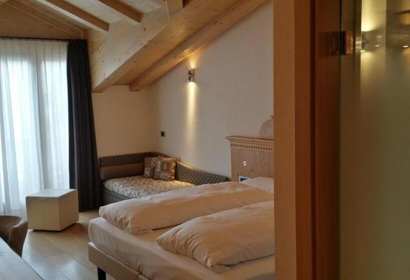 غرفة سوبيريور, Alba