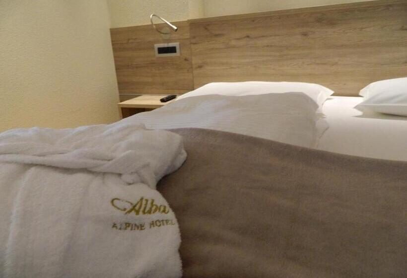 غرفة عائلية, Alba