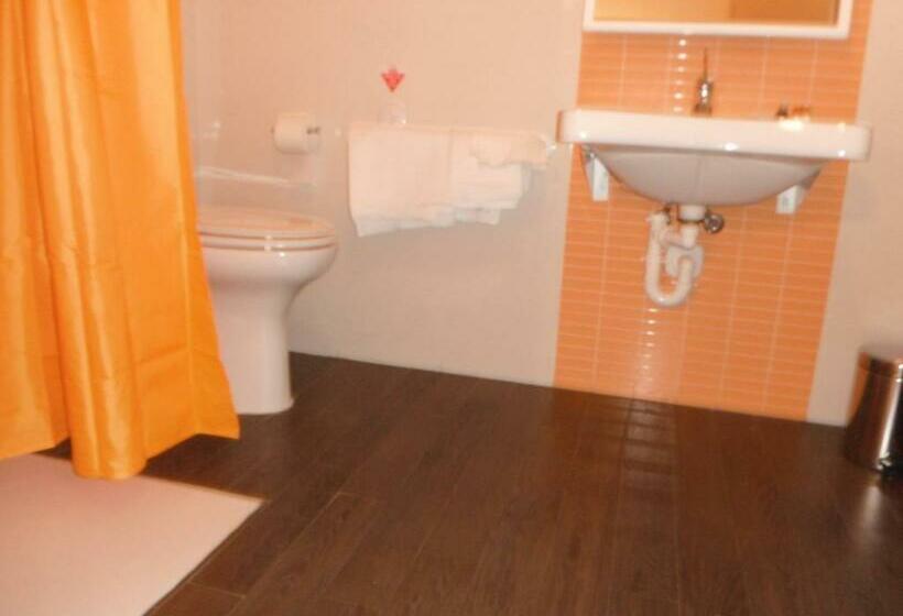 Номер Стандарт Индивидуальный, Renato