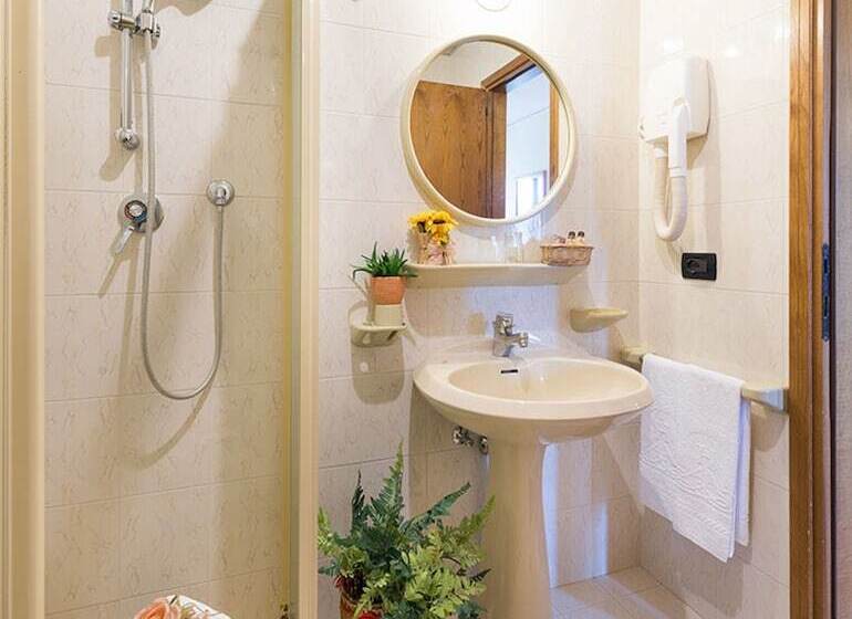 Pokój Standard Widok Jezioro, Ariston