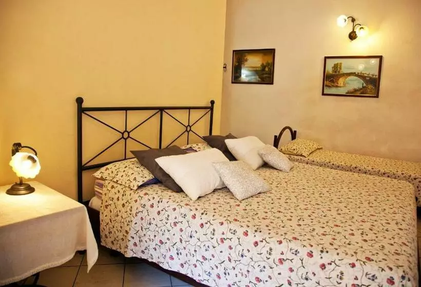 اتاق استاندارد سه نفره, B&b Garibaldi