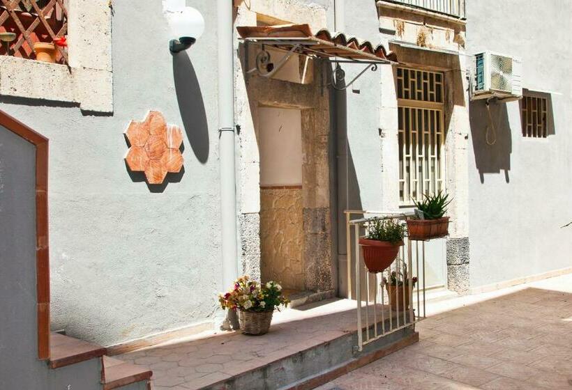 اتاق استاندارد با سرویس بهداشتی مشترک, B&b Garibaldi