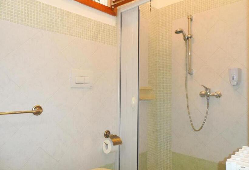 Трехместный Номер Классика, B&b Santa Venardia