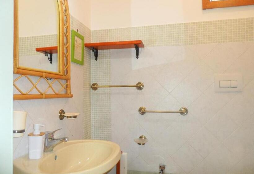 غرفة كلاسيكية ثلاثية, B&b Santa Venardia