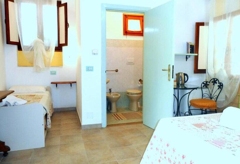 غرفة كلاسيكية ثلاثية, B&b Santa Venardia