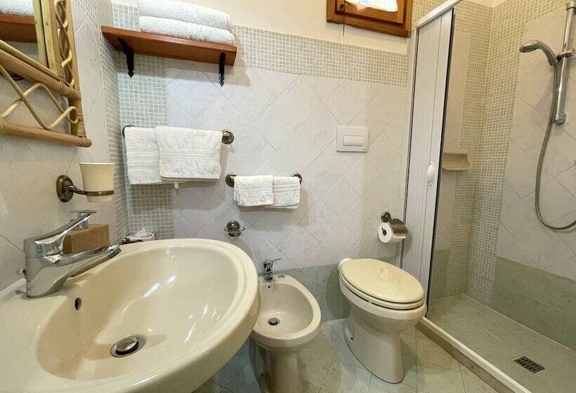 غرفة كلاسيكية ثلاثية, B&b Santa Venardia