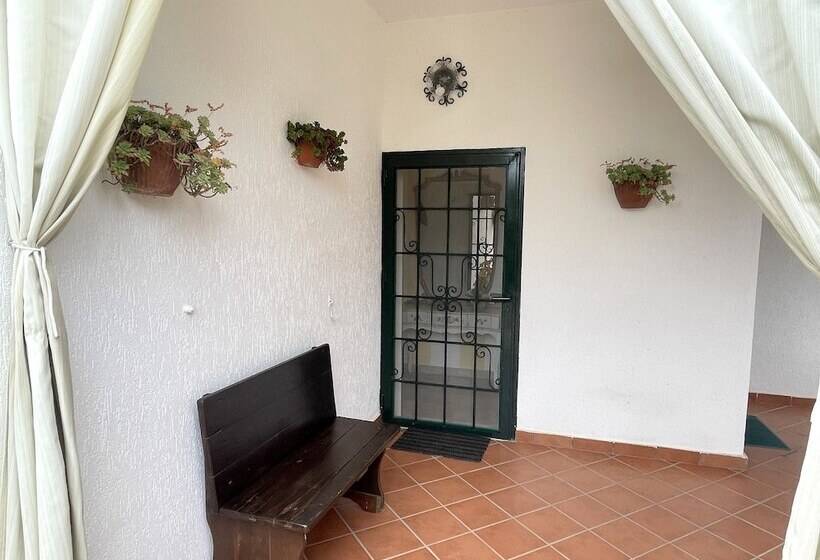 غرفة كلاسيكية ثلاثية, B&b Santa Venardia