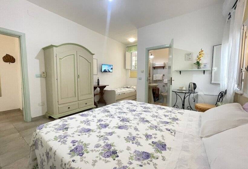 غرفة كلاسيكية ثلاثية, B&b Santa Venardia