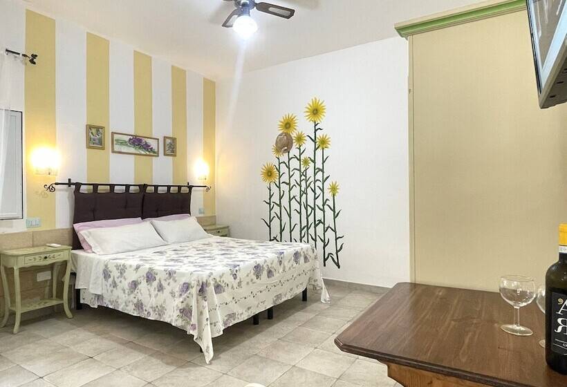 غرفة كلاسيكية ثلاثية, B&b Santa Venardia