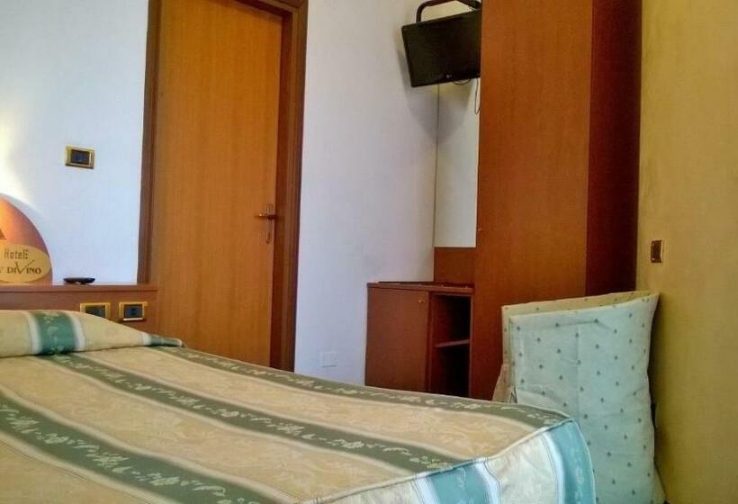 غرفة قياسية, Green Castellani