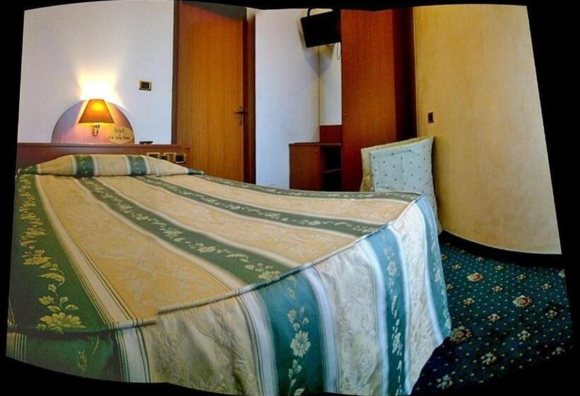 غرفة كومفورت فردية, Green Castellani