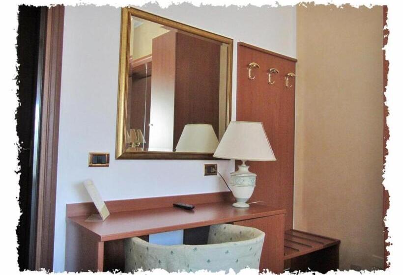 غرفة كومفورت فردية, Green Castellani