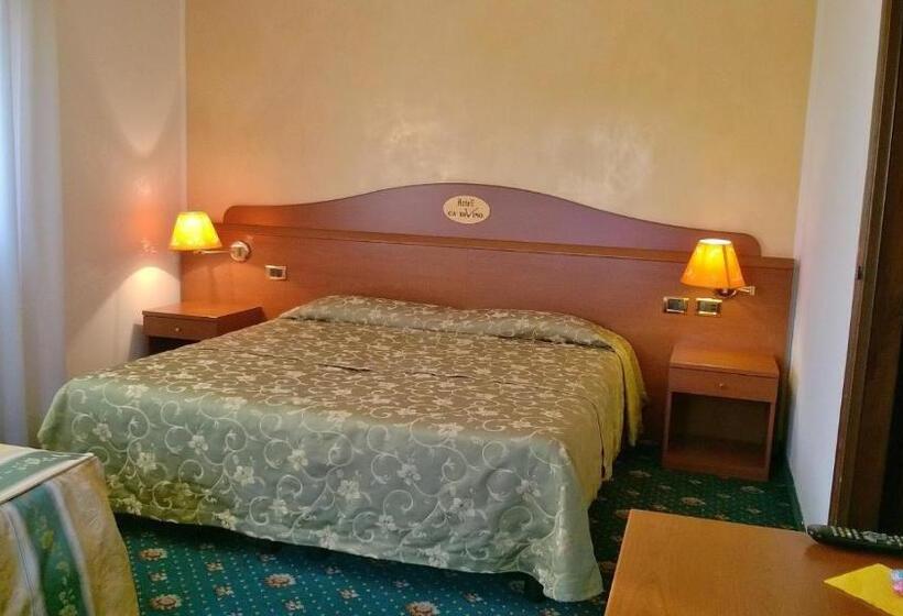 غرفة قياسية ثلاثية, Green Castellani