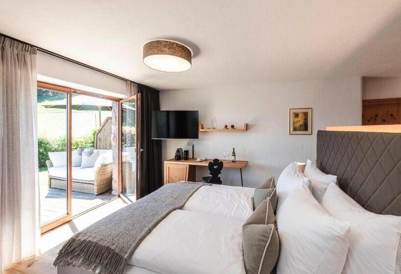 Люкс Вид на Сад, Chalet Grumer Suites&spa