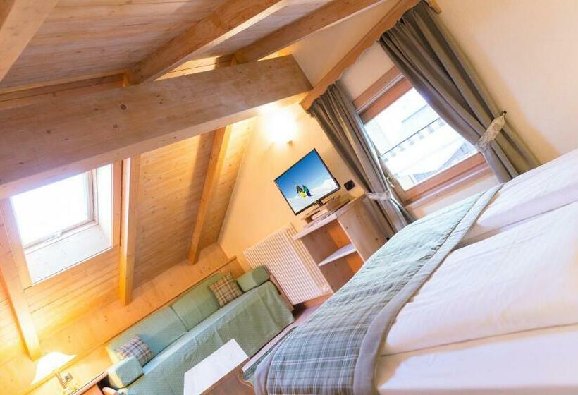 اتاق سوپریور, Crosal