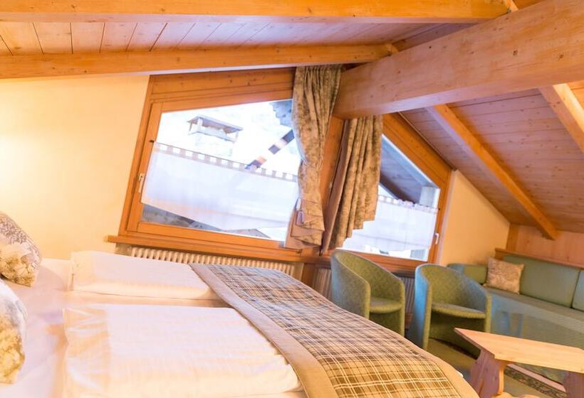 اتاق سوپریور, Crosal