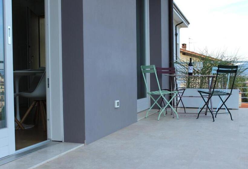 דירת חדר סופריור, Dame Di Toscana