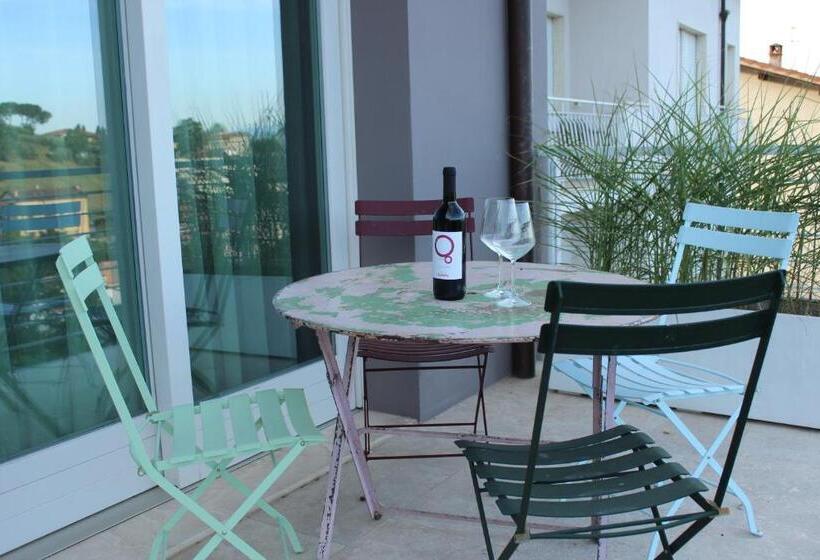 דירת חדר סופריור, Dame Di Toscana