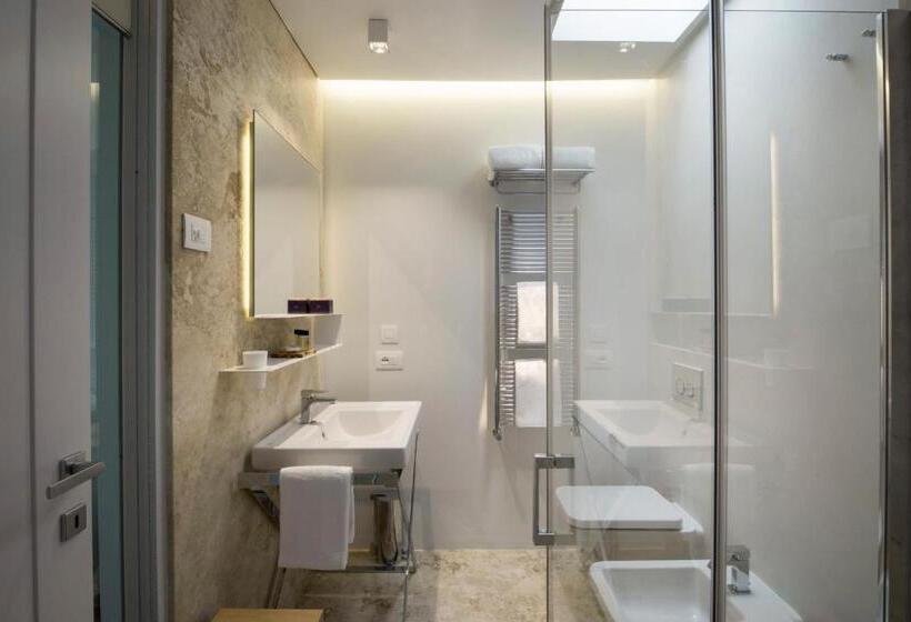 דירת חדר סופריור, Dame Di Toscana