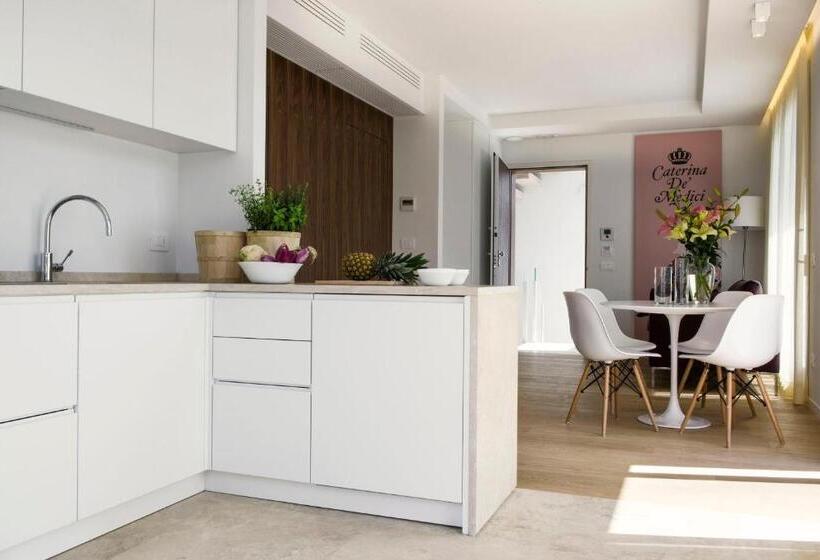 דירת חדר סופריור, Dame Di Toscana