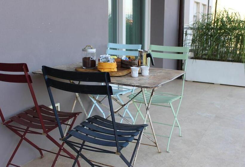 דירת חדר סופריור, Dame Di Toscana