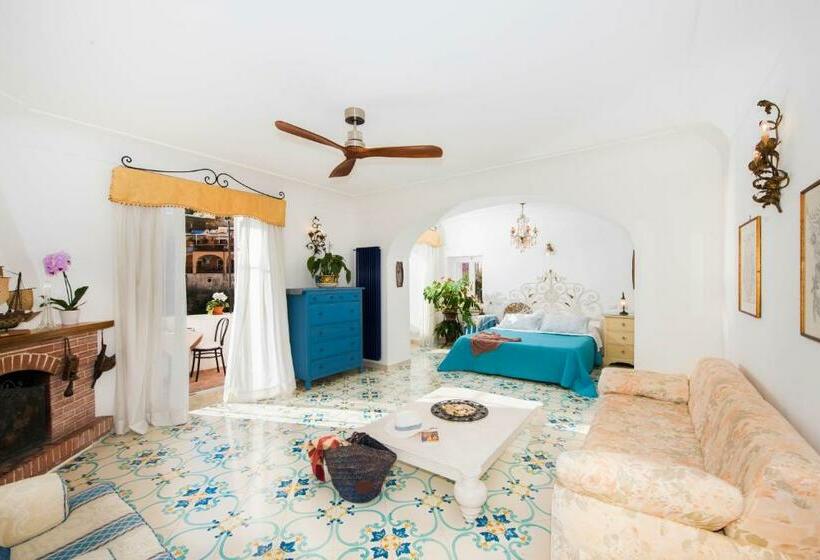 اتاق لوکس با چشمانداز دریا, Dimora Del Podestà