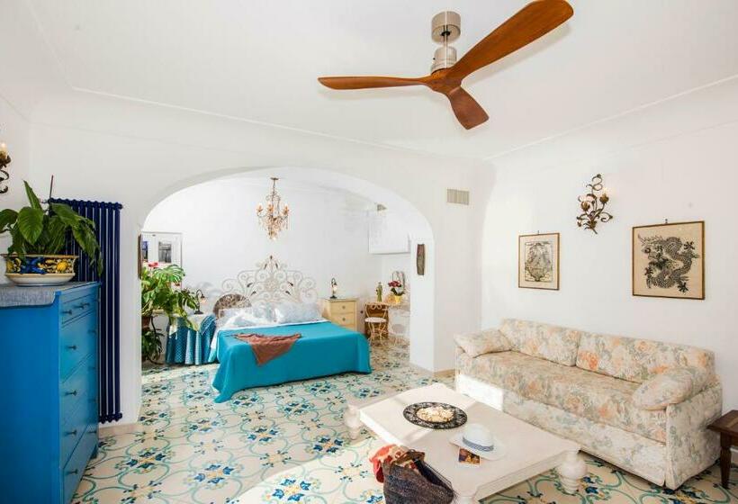 اتاق لوکس با چشمانداز دریا, Dimora Del Podestà