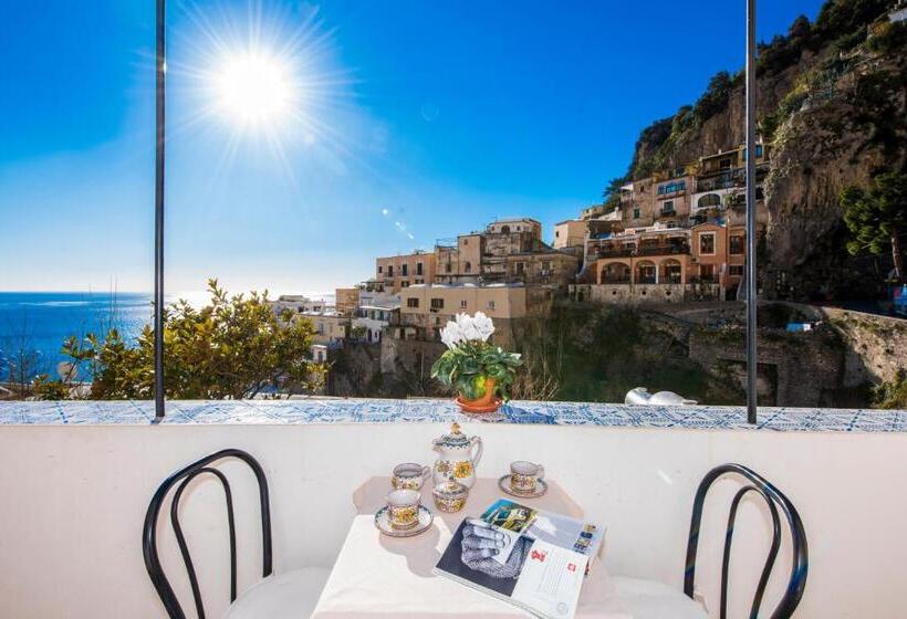 اتاق لوکس با چشمانداز دریا, Dimora Del Podestà