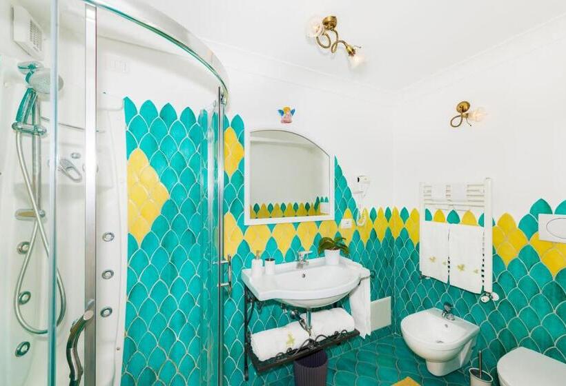 اتاق لوکس با چشمانداز دریا, Dimora Del Podestà