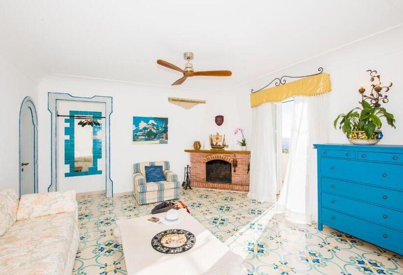 اتاق لوکس با چشمانداز دریا, Dimora Del Podestà