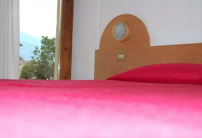 スタンダードトリプルルーム, E Ristorante Cassone
