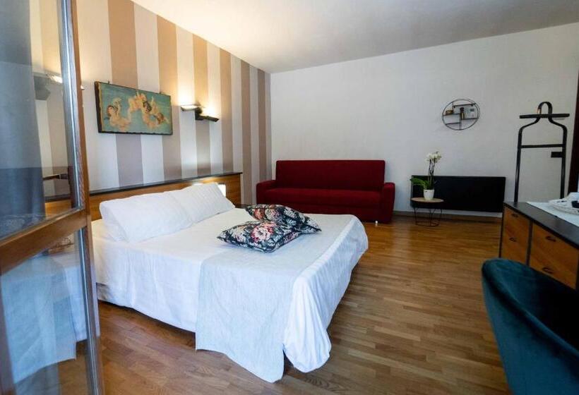 חדר סטנדרט לשלושה, Ecohotel Ristorante Milano