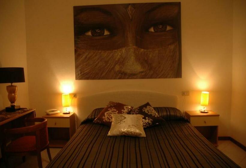 Standard Szoba Erkéllyel, Julia