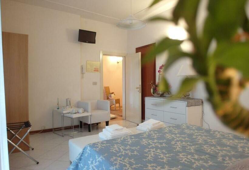 Standard Szoba Erkéllyel, Julia