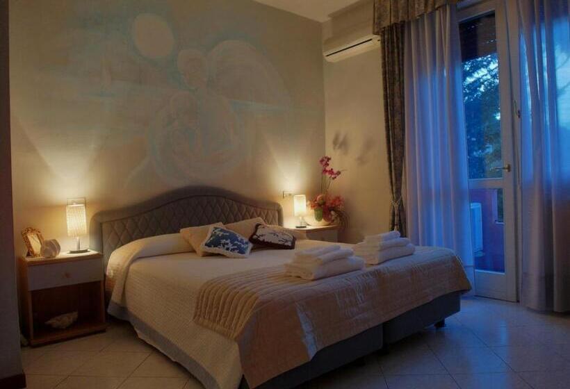 Standard Szoba Erkéllyel, Julia