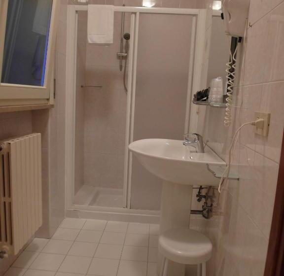 Standar Háromágyas Szoba Erkéllyel, Julia