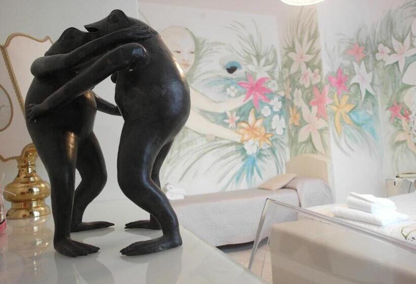 Standar Háromágyas Szoba Erkéllyel, Julia