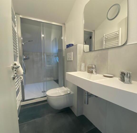 패밀리 룸, La Fontana