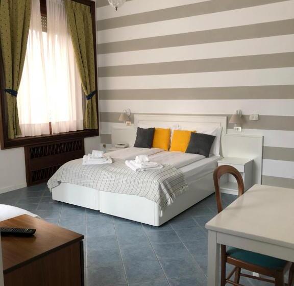 스탠다드 트리플 룸 가든 전망, La Fontana