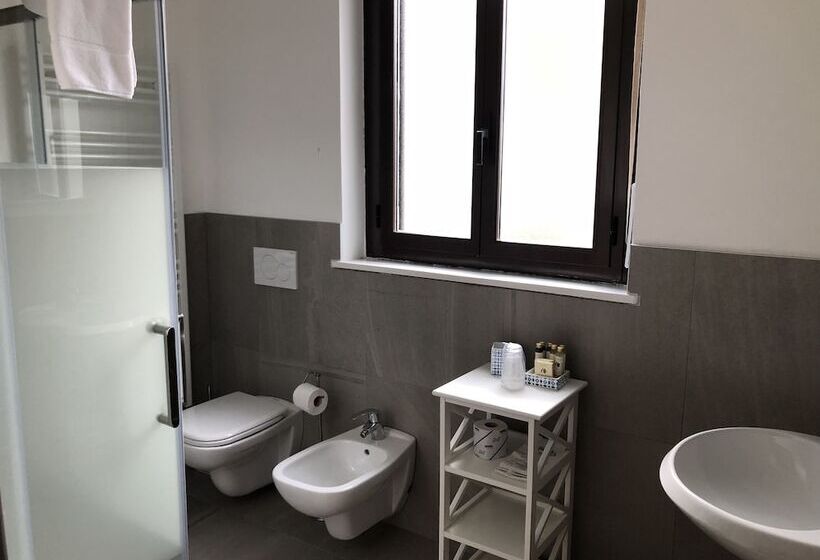 스탠다드 트리플 룸 가든 전망, La Fontana