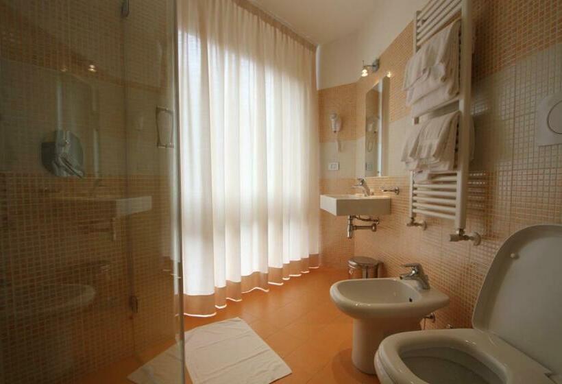 基本间, La Madonnina