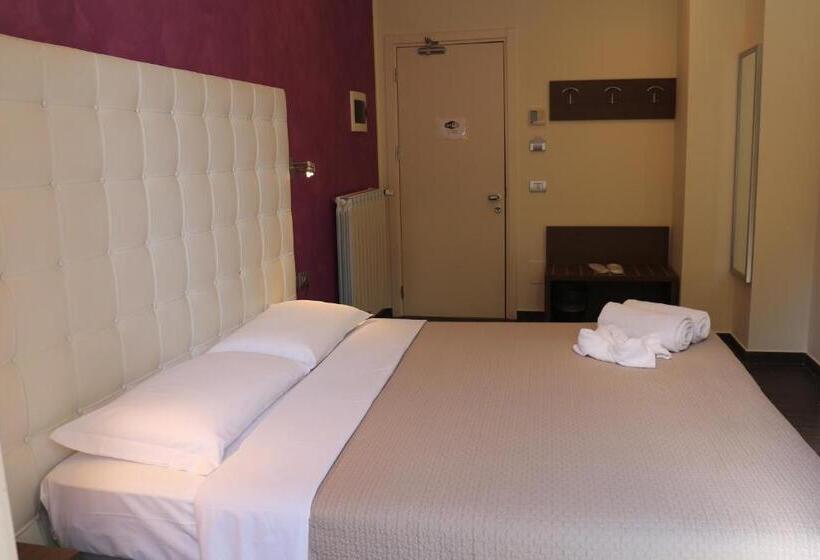 标准间, La Madonnina