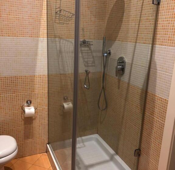 套房, La Madonnina